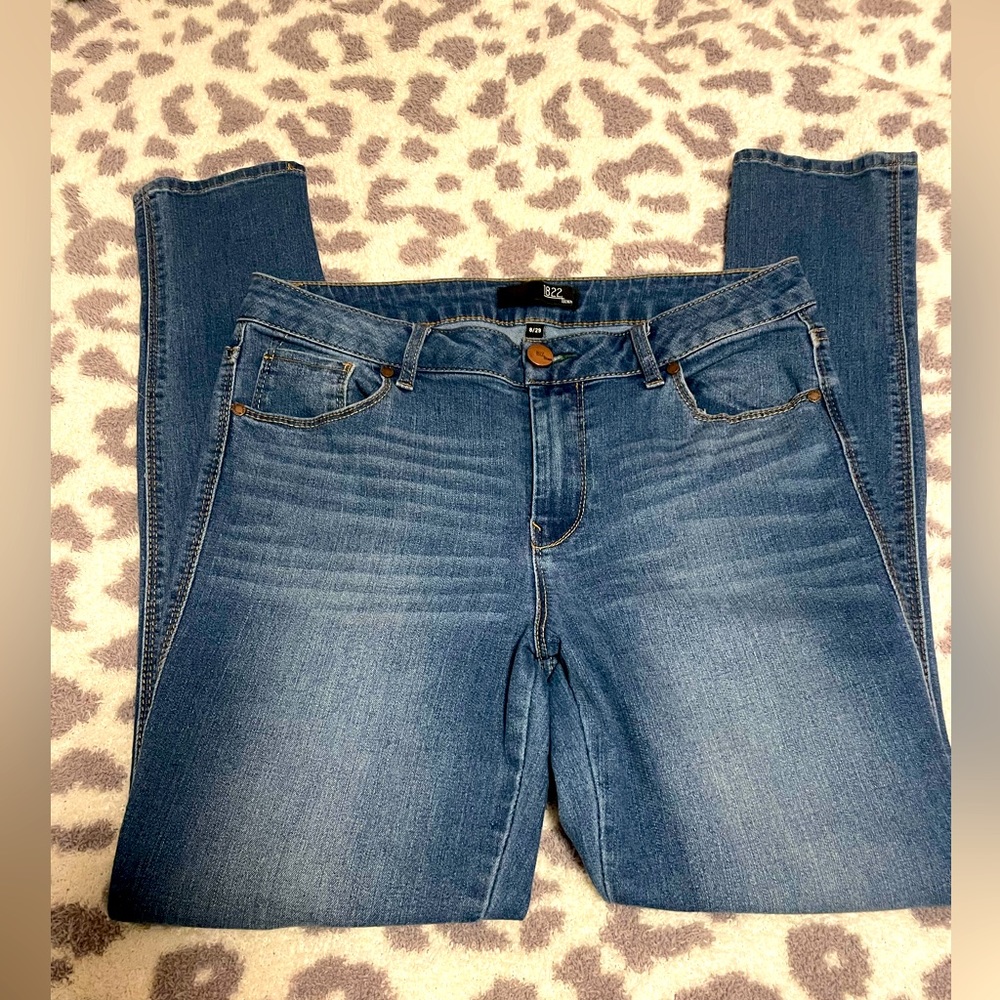 1822 denim jeans, size 8. Excellent condition.